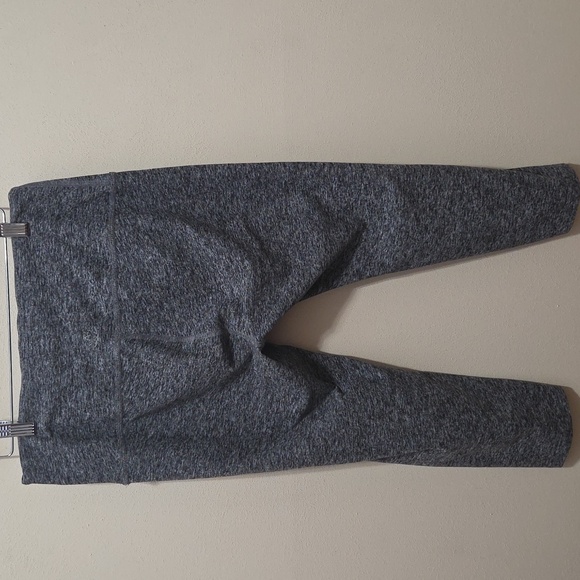 Beyond Yoga Heather Grey High Waisted Cropped Capri Leggings Size 1X - Picture 2 of 12